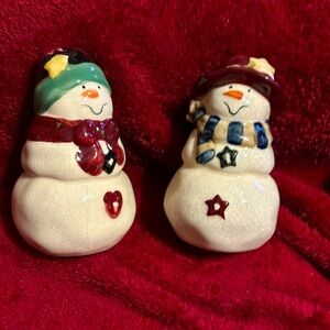 Vintage Vigor Ceramic Mr. & Mrs. Snowman Snow woman Salt & Pepper Shakers